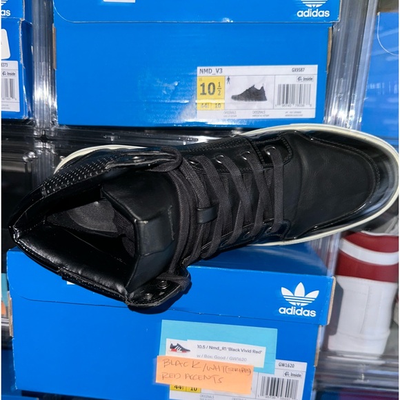 Express Men’s Black Sneakers Mid’s Size 10 Preowned in Excellent Condition - Picture 9 of 10